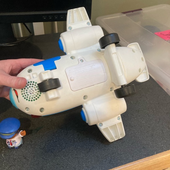 Fisher Price little people airplane and pilot - Picture 6 of 6